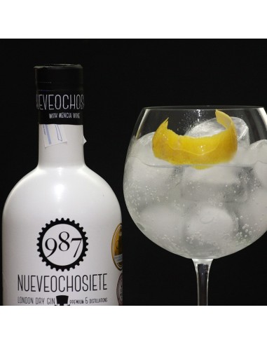 987 NUEVEOCHOSIETEE GIN