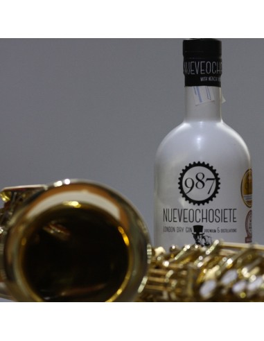 987 NUEVEOCHOSIETEE GIN