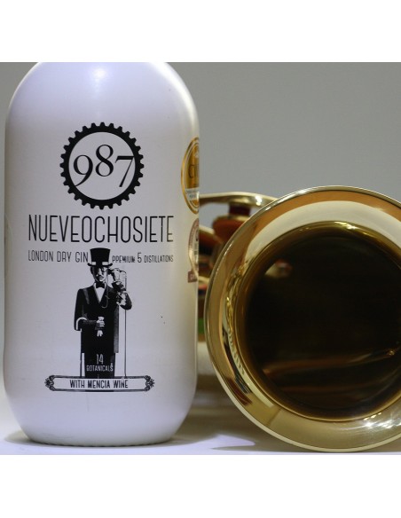 987 NUEVEOCHOSIETEE GIN